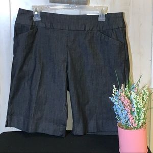 C Est 1946 Contemporary crop shorts